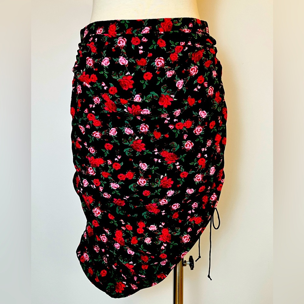 Date Night! 😍 Ruched For Love & Lemons Skirt with Red and Pink Roses